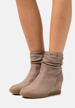 Anna Field Winter Boot - Wedge Ankle Boots - Taupe