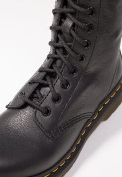 Dr. Martens 1B60 20 Eye Boot - Lace-Up Boots - Black -Trend Fusion Shop 0b13170456624e9aacdce490a2075b60