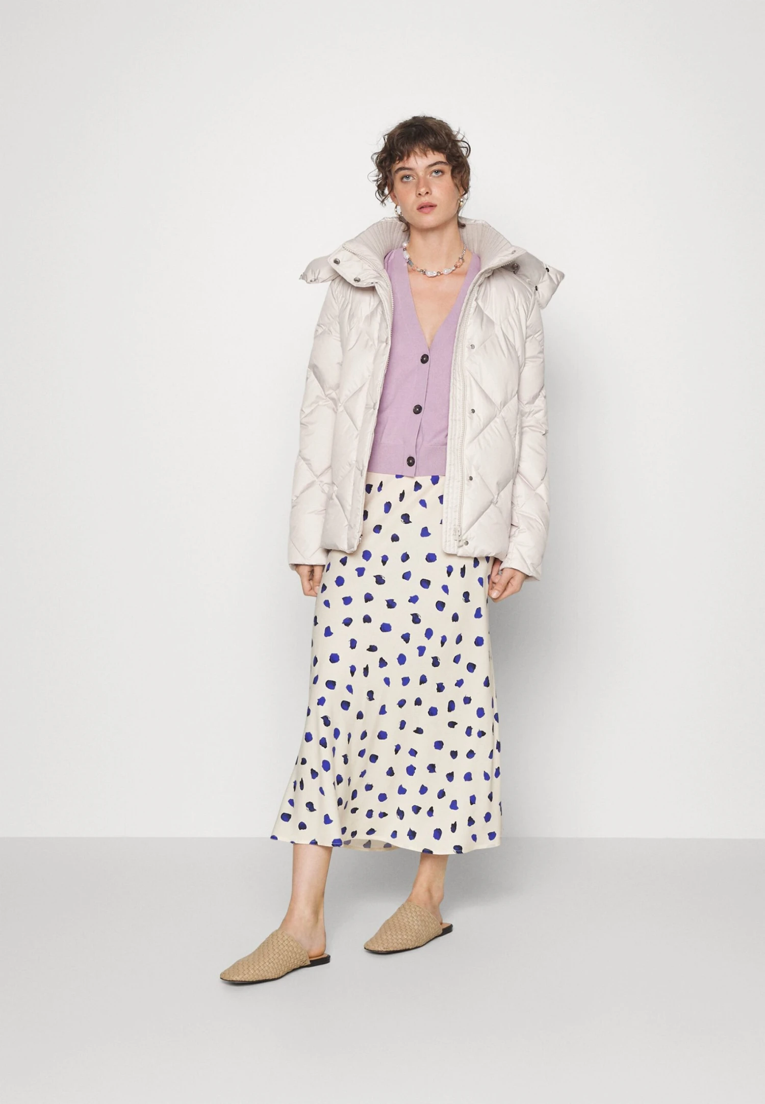 Marc O'Polo Diamond Quilting Detachable Hood Welt Poc - Down Jacket - Chalky Stone 2 Marc O'Polo Diamond Quilting Detachable Hood Welt Poc - Down Jacket - Chalky Stone - Image 2