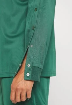 YOURTURN Unisex - Long Sleeved Top - Dark Green -Trend Fusion Shop 2b7642b57fcd47a080bd29ebccc98ff5