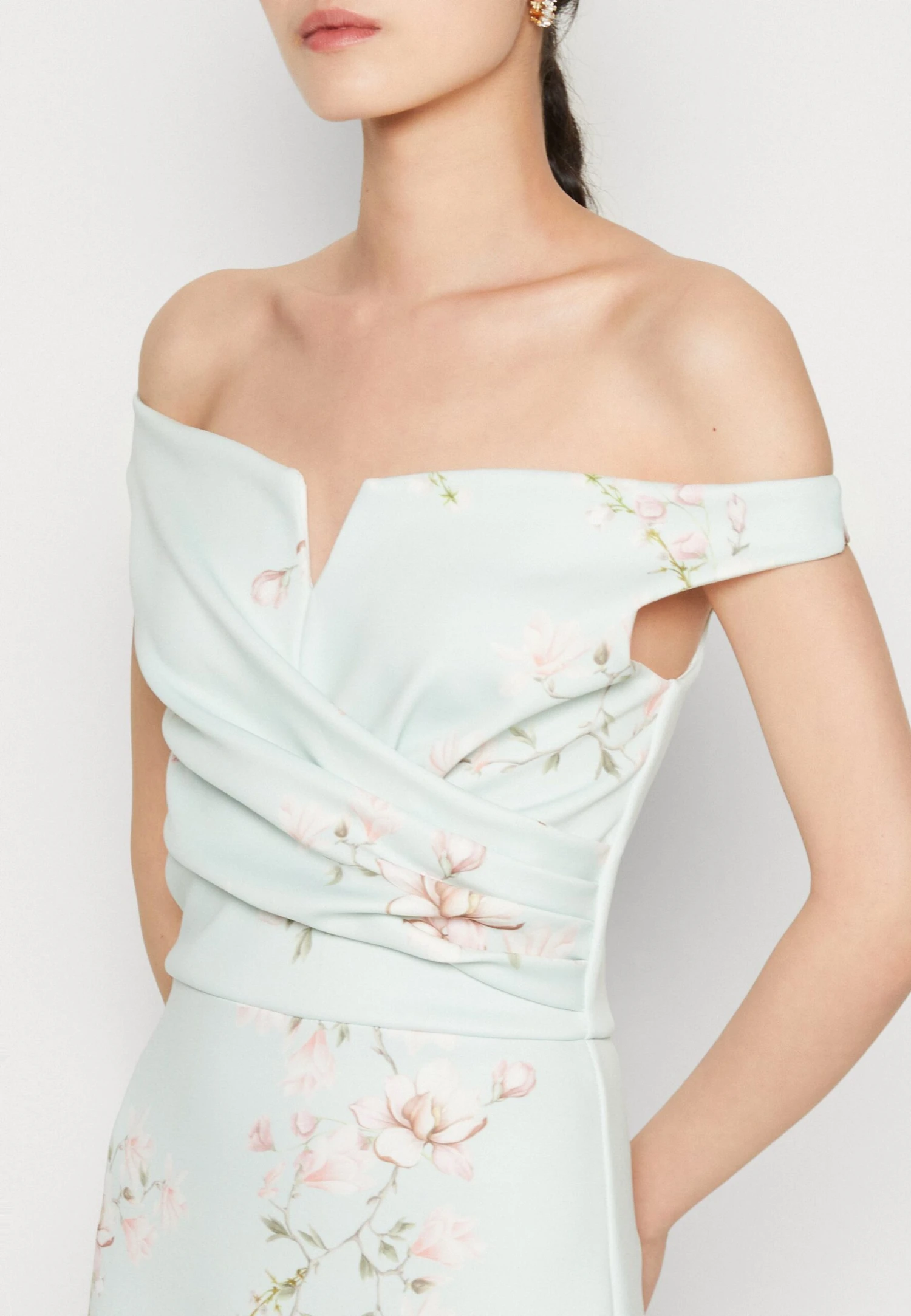 Wal G Wedding Kai V Neck Print Maxi - Occasion Wear - Sage Green 6 Wal G Wedding Kai V Neck Print Maxi - Occasion Wear - Sage Green - Image 6