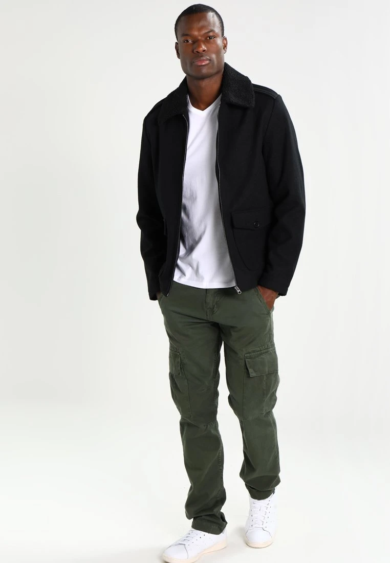 Abercrombie & Fitch Vneck 3 Pack - Basic T-Shirt - White/Black/Grey 1 Abercrombie & Fitch Vneck 3 Pack - Basic T-Shirt - White/Black/Grey