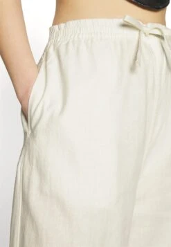 YOURTURN Genderless Parachute Unisex - Trousers - White -Trend Fusion Shop 550eb4063f7e4f1cbca9890550f66ec1