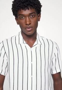 Pier One 2 Pack - Shirt - Black/White -Trend Fusion Shop 57ce1e0e5f264ad1b69f99a43f374e15