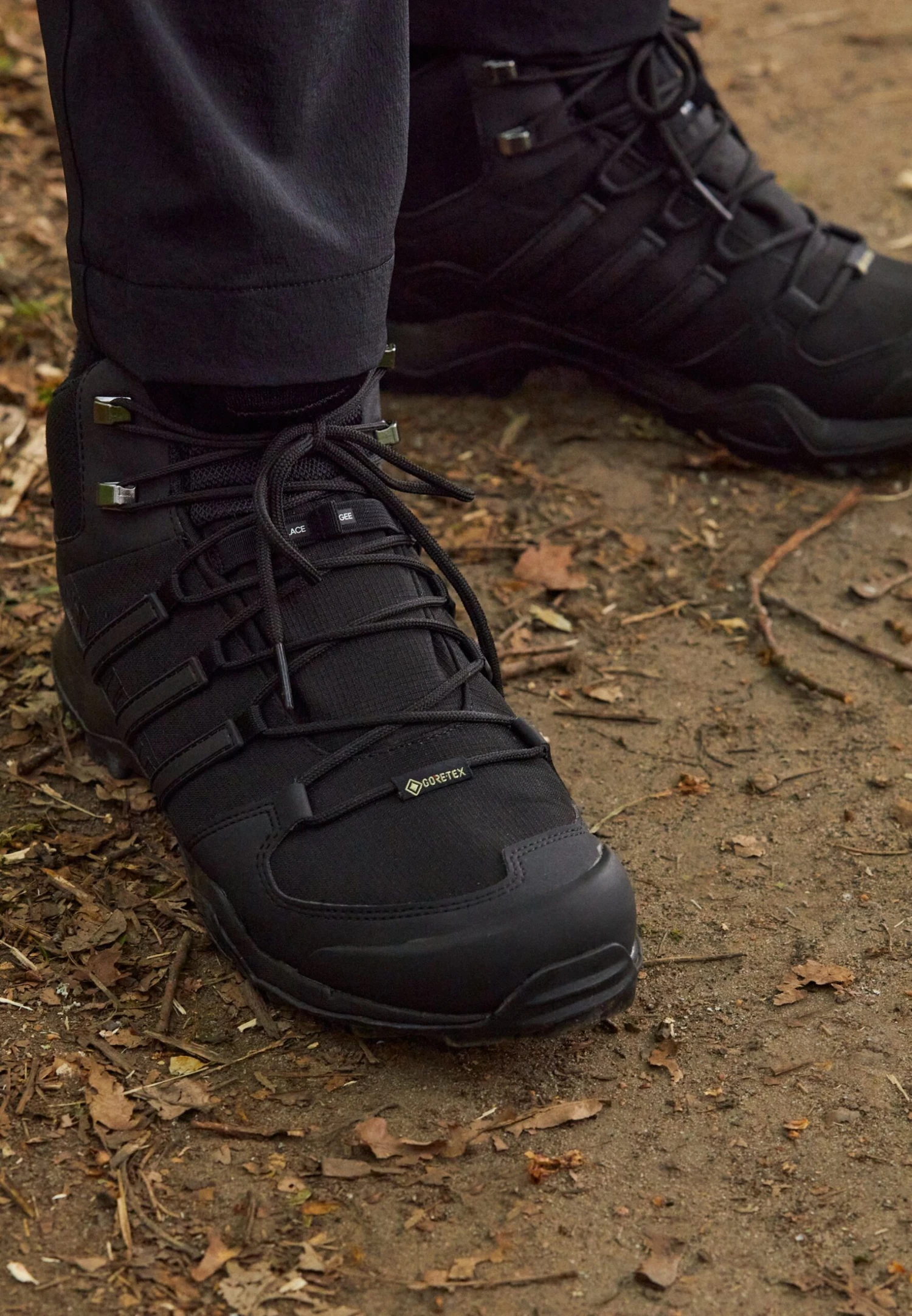ADIDAS PERFORMANCE Terrex Swift R2 Mid Gore-Tex - Hiking Shoes - Core Black 2 ADIDAS PERFORMANCE Terrex Swift R2 Mid Gore-Tex - Hiking Shoes - Core Black - Image 2