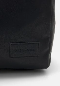 Pier One Unisex - Weekend Bag - Black -Trend Fusion Shop 6f0d4cba81d947489c7b672bfd9ce02e