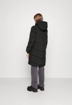 Pieces Petite Pcjamilla Puffer Jacket - Winter Coat - Black -Trend Fusion Shop 7acf9763aeb1430aa732f86542bfa12f