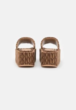 DKNY Vyra Platform Slide - Heeled Mules - Saddle/New Nude -Trend Fusion Shop 8034dc27213748d181ccd2b9bd5dc915