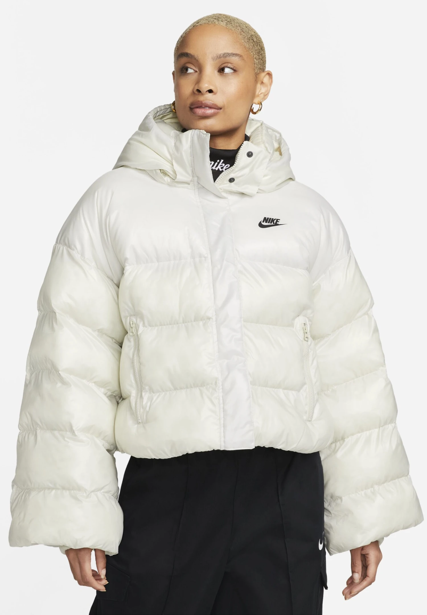 Nike Sportswear W Nsw Tf Synfl City Hd Jkt - Winter Jacket - Light Bone/Black 1 Nike Sportswear W Nsw Tf Synfl City Hd Jkt - Winter Jacket - Light Bone/Black