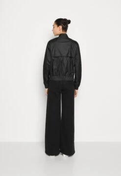 K-Way Amaurette Iridiscent - Bomber Jacket -Trend Fusion Shop 91f98e3b67424677af869511380e0b76