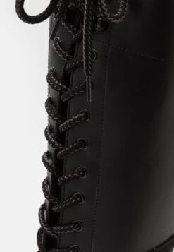 Filling Pieces Jenn Zion Unisex - Platform Boots -Trend Fusion Shop 9627486db869436aa36e7cc2cf16965a