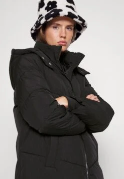 Pieces Petite Pcjamilla Puffer Jacket - Winter Coat - Black -Trend Fusion Shop 9bbf5d9c0a964e628967c9f851a1a422