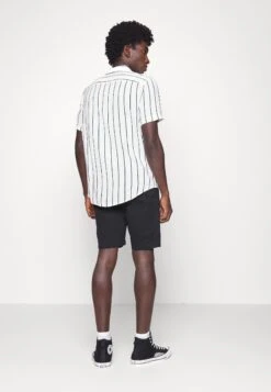 Pier One 2 Pack - Shirt - Black/White -Trend Fusion Shop a68cb2ff17104e928d6a0c4cb305d53e