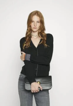 MOTHER The Tomcat Ankle - Straight Leg Jeans - X Marks The Spot -Trend Fusion Shop af14db1853e245f18de01a6738b684fc