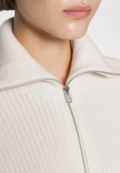 SAMSØE SAMSØE Nova - Cardigan - Pristine 11 SAMSØE SAMSØE Nova - Cardigan - Pristine -Trend Fusion Shop c0ca7ef36cfd45ba9d38d1cd336c59ba