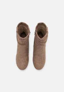 Anna Field Winter Boot - Wedge Ankle Boots - Taupe 11 Anna Field Winter Boot - Wedge Ankle Boots - Taupe -Trend Fusion Shop c19865a230df4857a80dfad1dea5855a