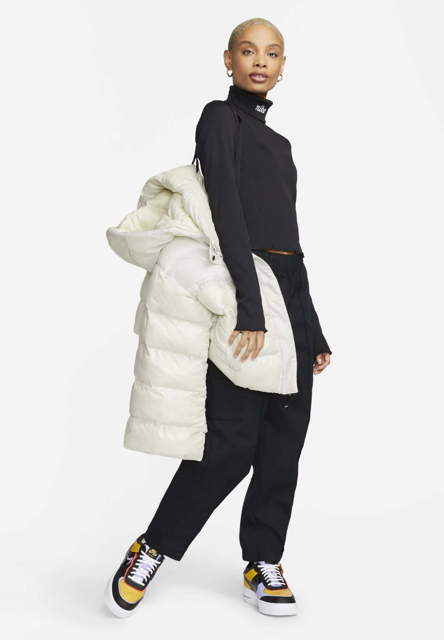 Nike Sportswear W Nsw Tf Synfl City Hd Jkt - Winter Jacket - Light Bone/Black 2 Nike Sportswear W Nsw Tf Synfl City Hd Jkt - Winter Jacket - Light Bone/Black - Image 2