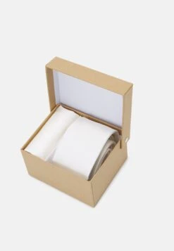 Pier One Set - Pocket Square - White -Trend Fusion Shop cc5c1369efc3414f9ad0b2848d35ffe7