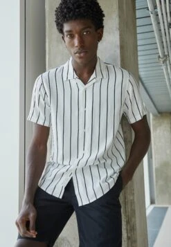 Pier One 2 Pack - Shirt - Black/White -Trend Fusion Shop e9850c2e54ca4eb6b01614842b047075